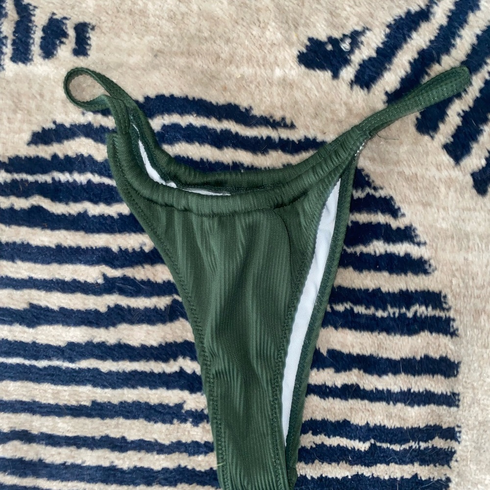 Green Triangle Bikini Set - Picture 3 of 3